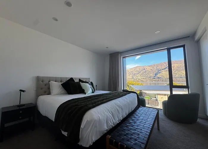 Apartment Lakeside Luxury 1 Bdrm 2 Bathroom! *