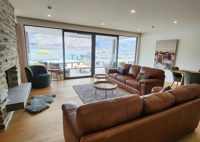 Apartment Lakeside Luxury 1 Bdrm 2 Bathroom!