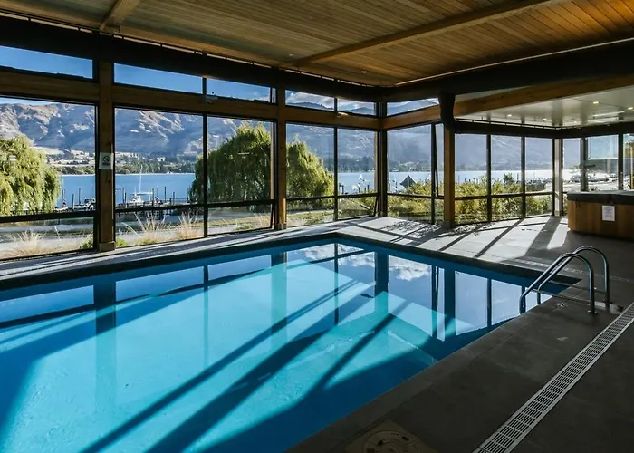 Lakeside Luxury 1 Bdrm 2 Bathroom! Apartment