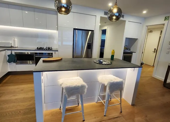 Apartment Lakeside Luxury 1 Bdrm 2 Bathroom! *