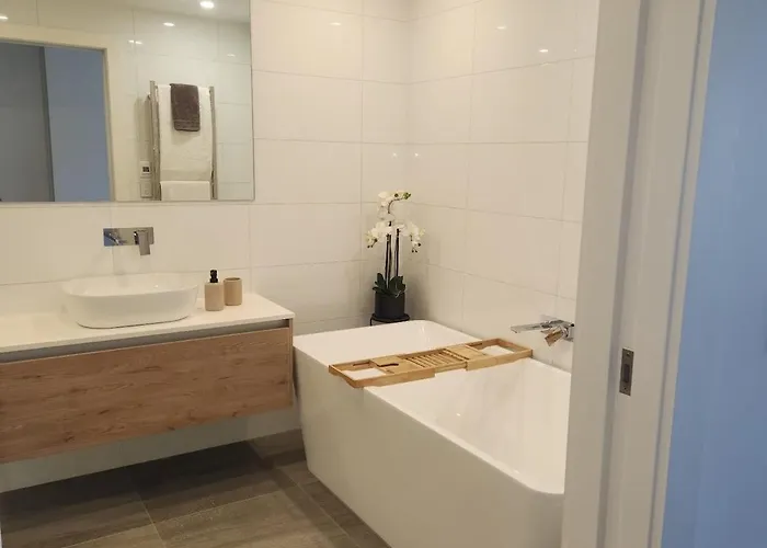 Lakeside Luxury 1 Bdrm 2 Bathroom! Apartment Wanaka